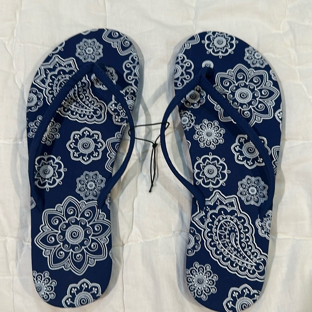 NWOT blue flip flops